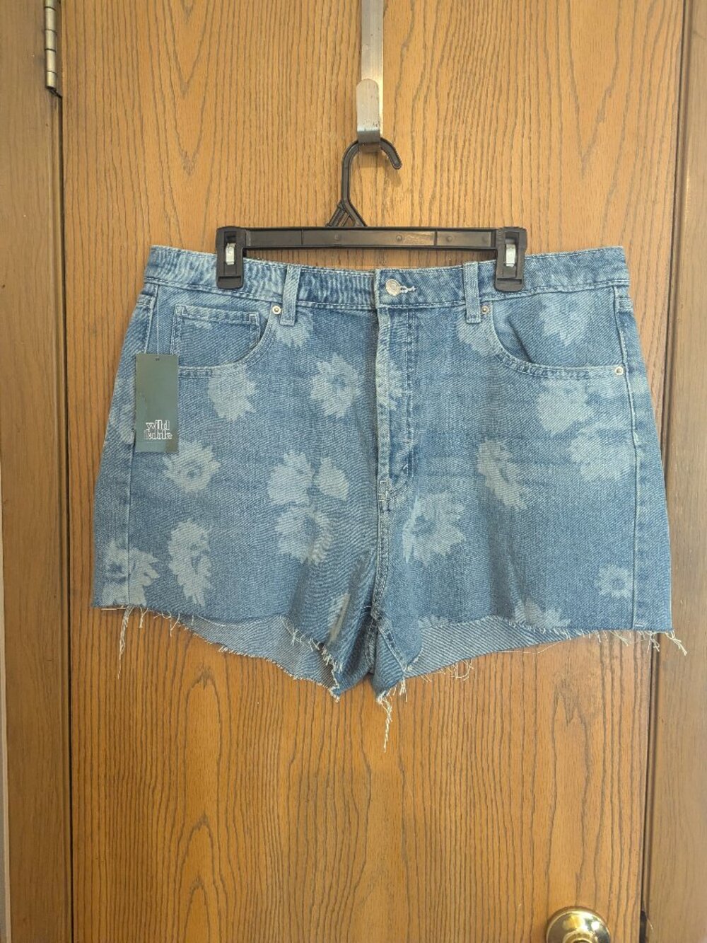 NWT Wild Fable Jean Cut Off Button Fly Shorts Floral Blue/White-Women's 14